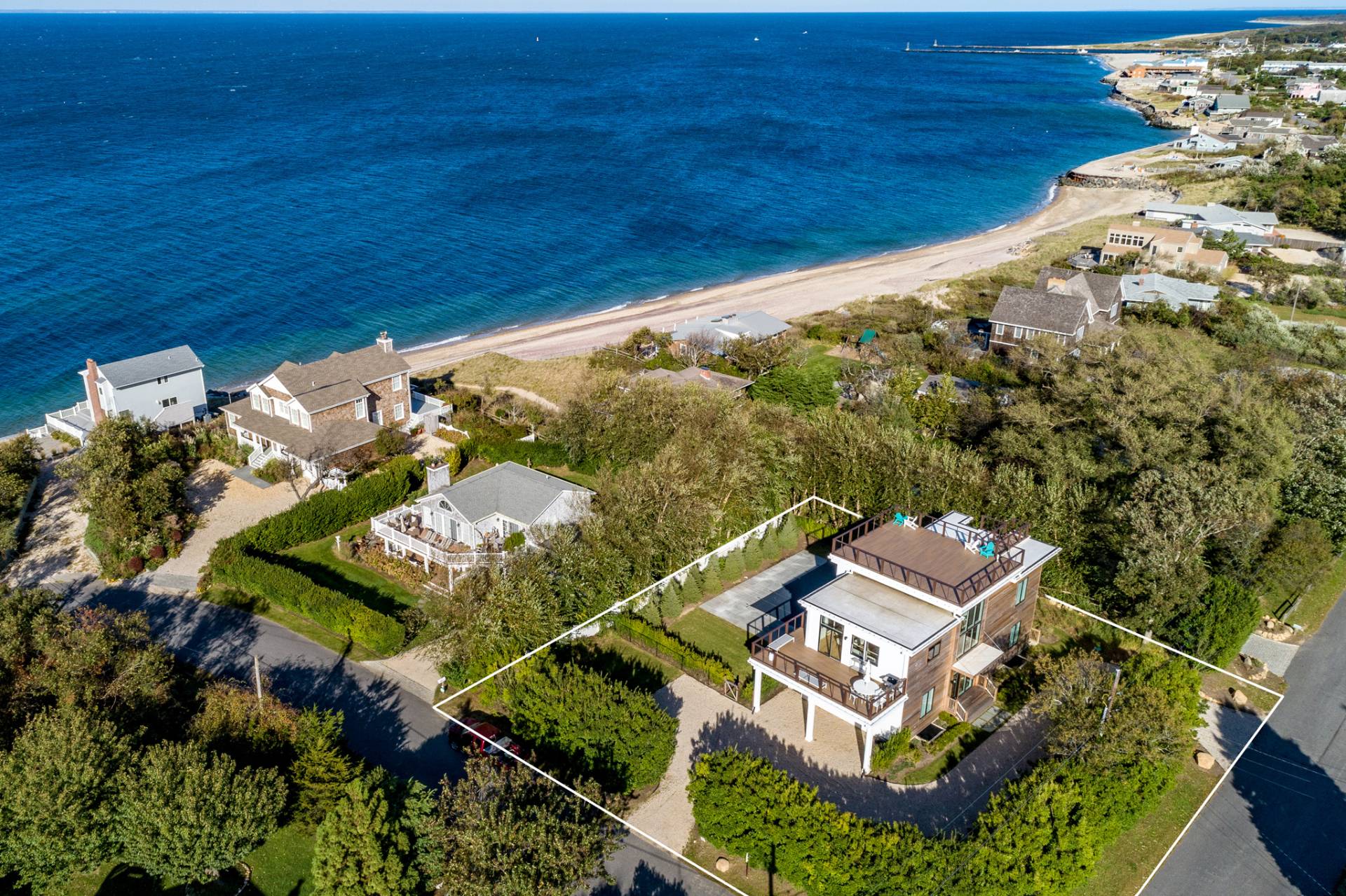 The Hamptons Homes for Sale | HamptonsRE.com