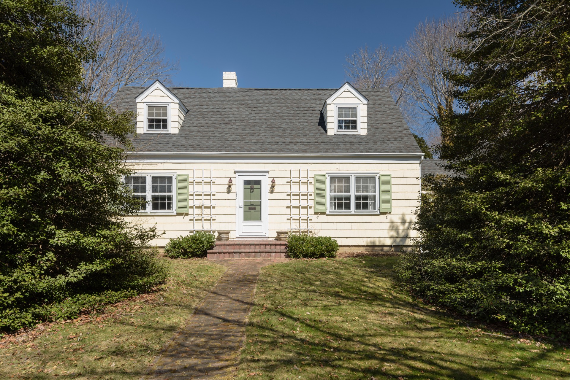 Patty Oakley Real Estate Agent Hamptons Real Estate Saunders